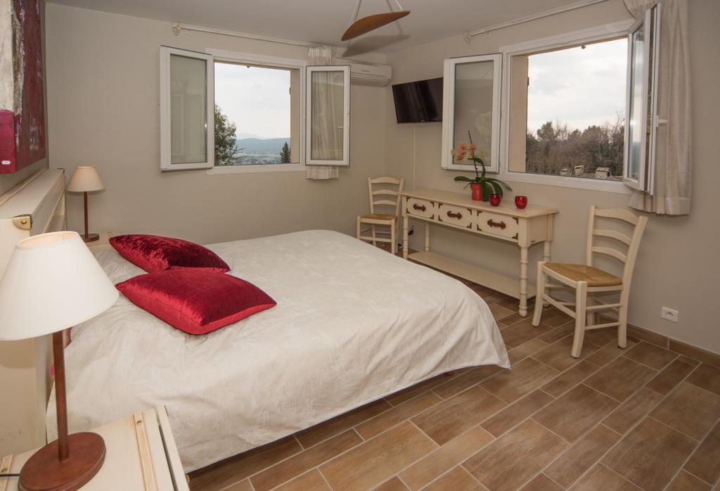 Les Chambres Du Restaurant Le Castellaras - Teritoria Fayence Εξωτερικό φωτογραφία